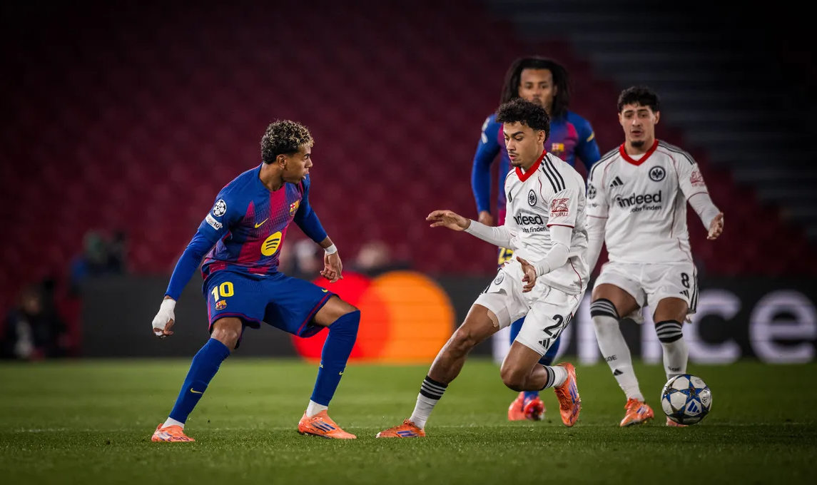 Barcelona vs Eintracht Frankfurt (03:00 &#8211; 10/12) | Xem lại trận đấu
